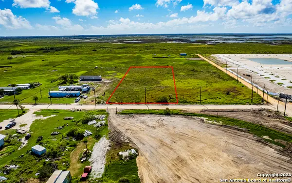 461 Rattlesnake Point Road, Rockport, TX 78382