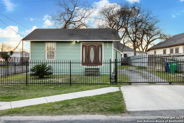 223 Lancaster St, San Antonio, TX 78214 - Image #2
