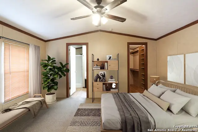 385 W County Road 5719, Devine, TX 78016 - Image #1