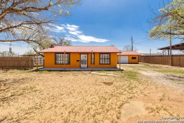 13934 N I-35, Moore, TX 78057 - Image #1