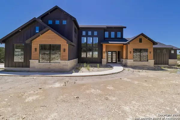 118 Sonderland Pass, Comfort, TX 78013