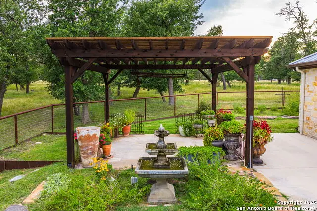 1554 Vintage Oaks Dr, Fredericksburg, TX 78624 - Image #3