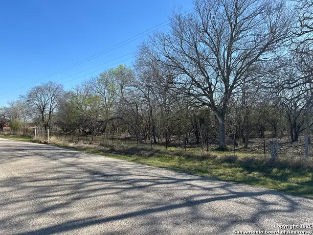 4870 Blackhill, Floresville, TX 78114 - Image #2