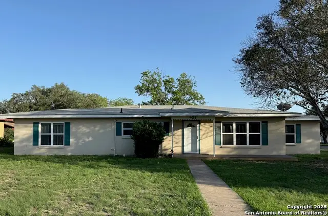 401 E Fourth Street, Camp Wood, TX 78833 - Image #1