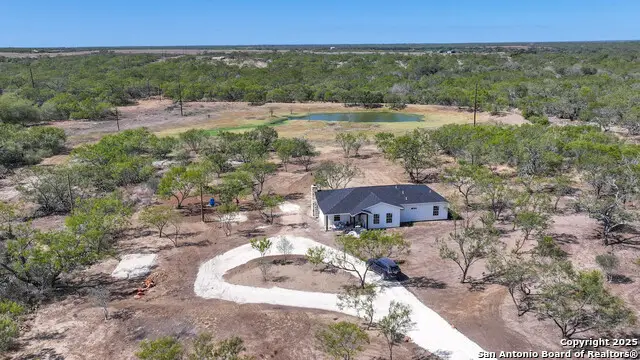 441 Pr Riley, Charlotte, TX 78011 - Image #1