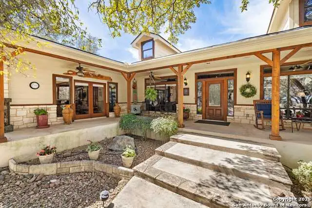 201 Los Encinos, Kerrville, TX 78028 - Image #1