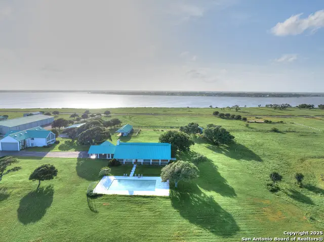 1005 Shoreline Ln, Port Lavaca, TX 77979 - Image #3