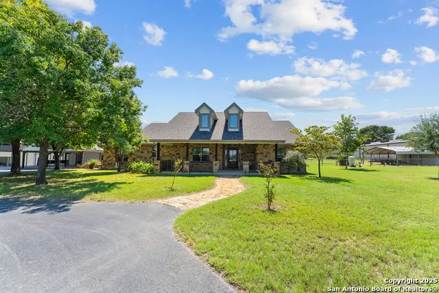 104 Woodcreek, La Vernia, TX 78121 - Image #2