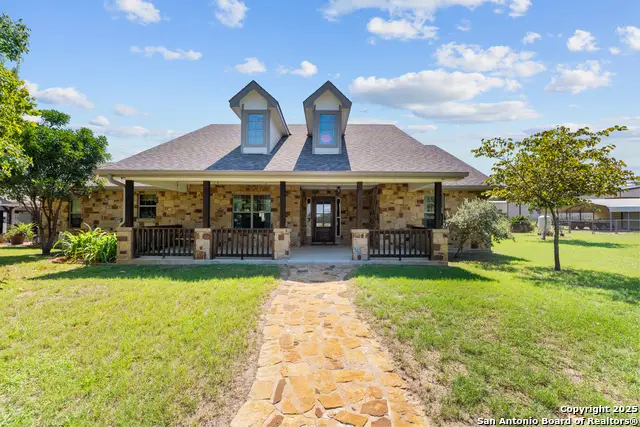 104 Woodcreek, La Vernia, TX 78121 - Image #3