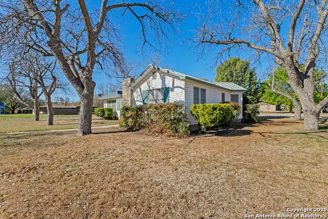 2602 Avenue K, Hondo, TX 78861 - Image #3