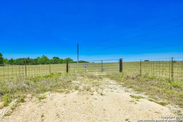 1230 County Road 301, Floresville, TX 78114 - Image #3