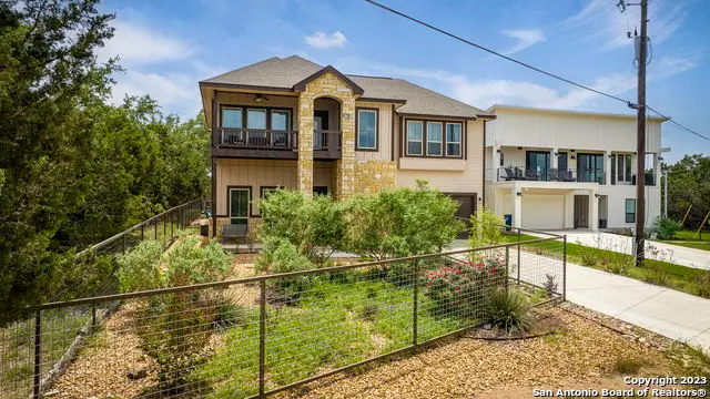 618 Wagon Wheel Dr, Canyon Lake, TX 78133 - Image #3