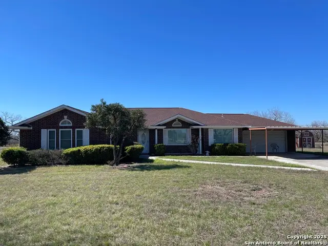 740 Country Trl, Pleasanton, TX 78064 - Image #1