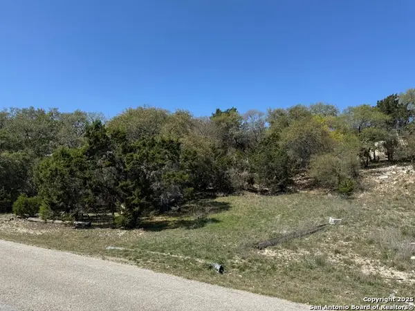 1403 Bonnyview Dr., Canyon Lake, TX 78133