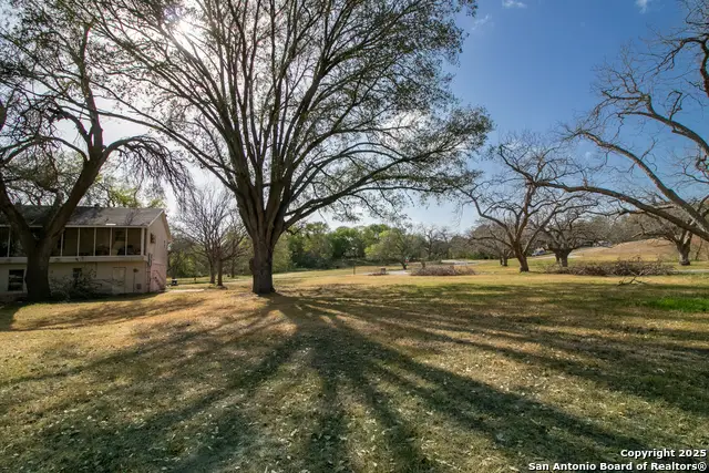 5 E Hampton Dr, Seguin, TX 78155 - #3