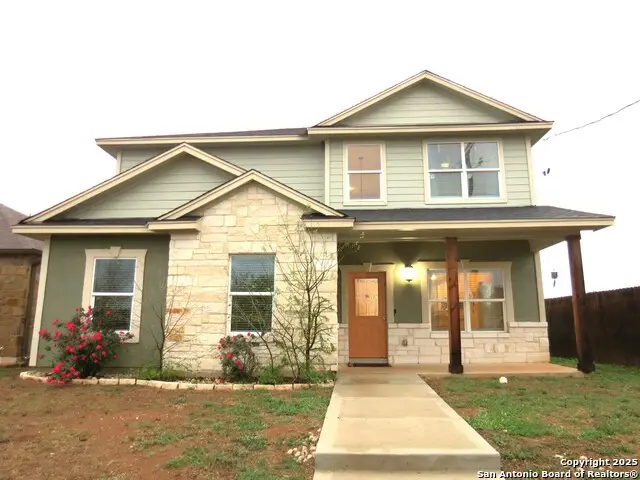 740 Crestview, Floresville, TX 78114 - Image #1