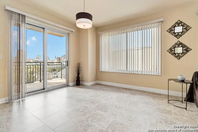 215 N Center St #403, San Antonio, TX 78202 - Image #2