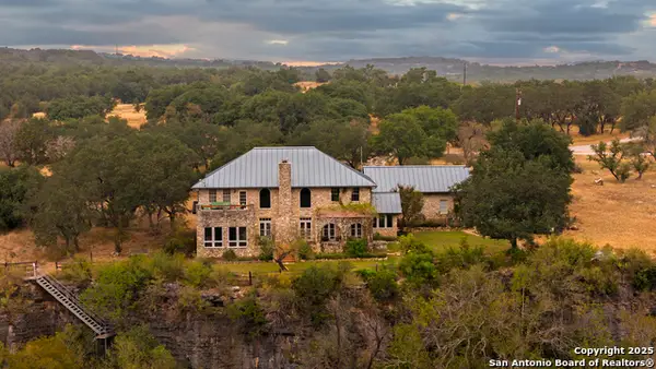 5229 Hupedo Ranch, SPICEWOOD, TX 78669