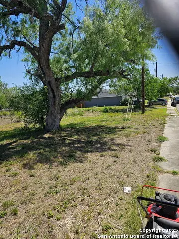 922 Hampton St Lot 6, San Antonio, TX 78220 - Image #2