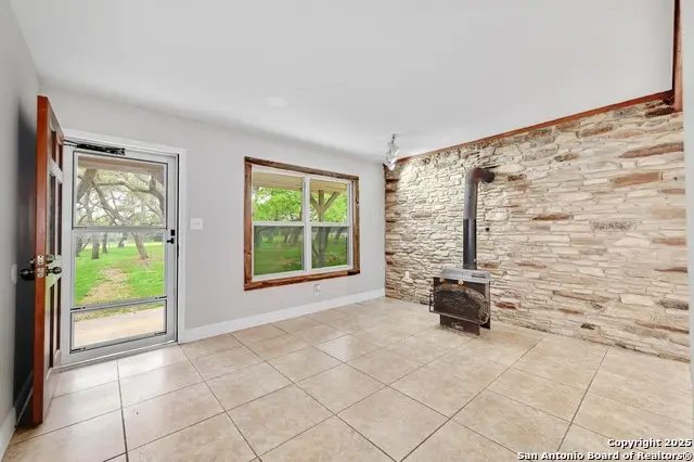 100 Cherokee Ln, Blanco, TX 78606 - Image #3