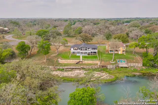 46 E Hampton, Seguin, TX 78155 - Image #1