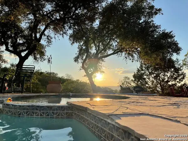 1839 Thanksgiving Rd., Utopia, TX 78884