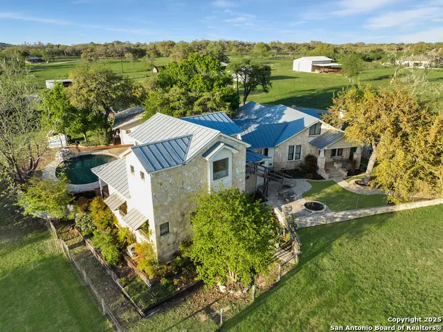 70 E Cleo Ln, Boerne, TX 78006 - Image #1