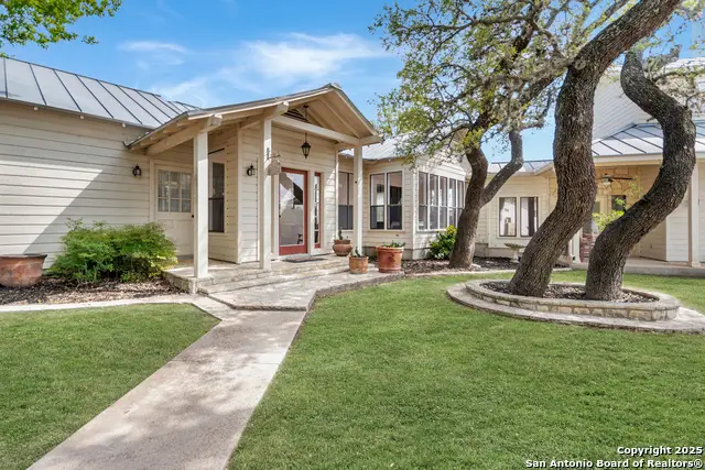 70 E Cleo Ln, Boerne, TX 78006 - Image #3