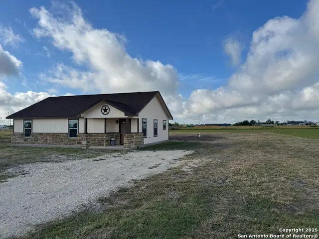 450 County Road 679, Natalia, TX 78059 - Image #3