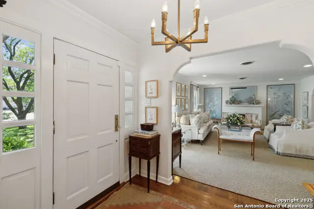 643 Terrell Rd, Terrell Hills, TX 78209 - Image #3