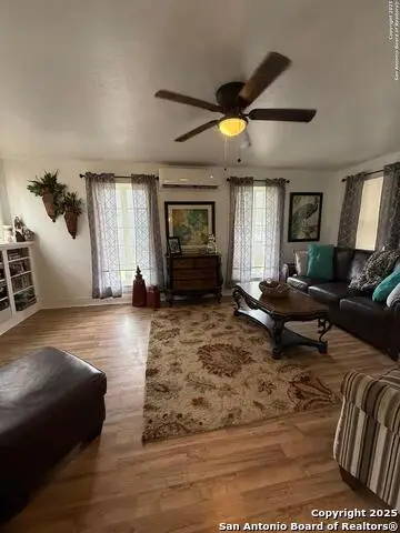 614 N 10th, Carrizo Springs, TX 78834 - Image #3