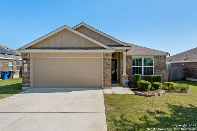 1869 Abigail Ln, New Braunfels, TX 78130 - Image #3