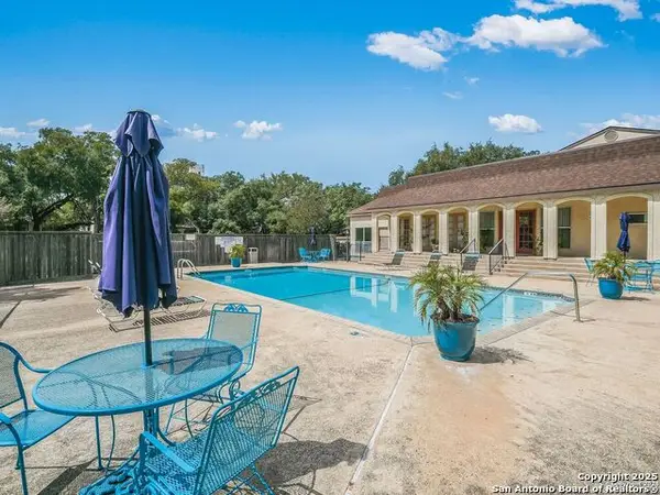 8702 Village #302, San Antonio, TX 78217