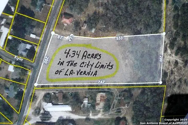 376 Dry Hollow Rd, La Vernia, TX 78121 - Image #1