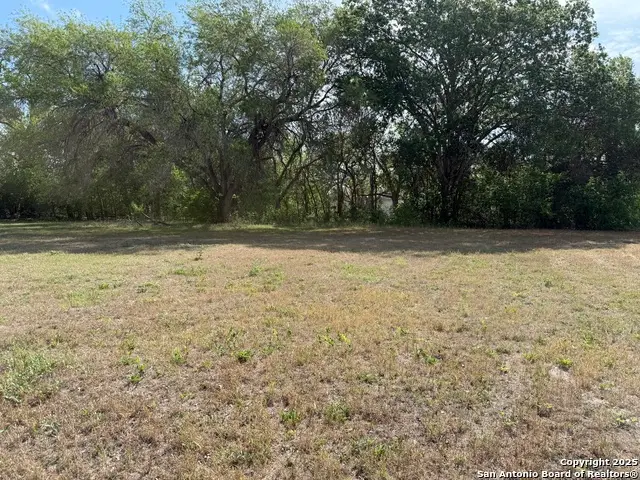 13 Hollamon, Seguin, TX 78155 - Image #2