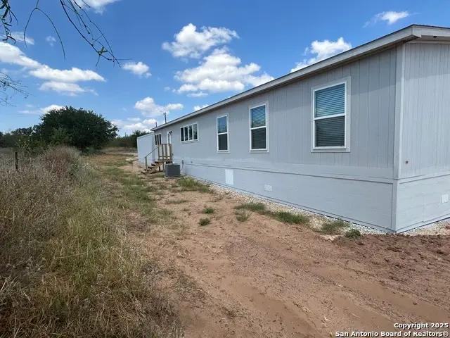 1038 County Road 329, Floresville, TX 78114 - Image #2