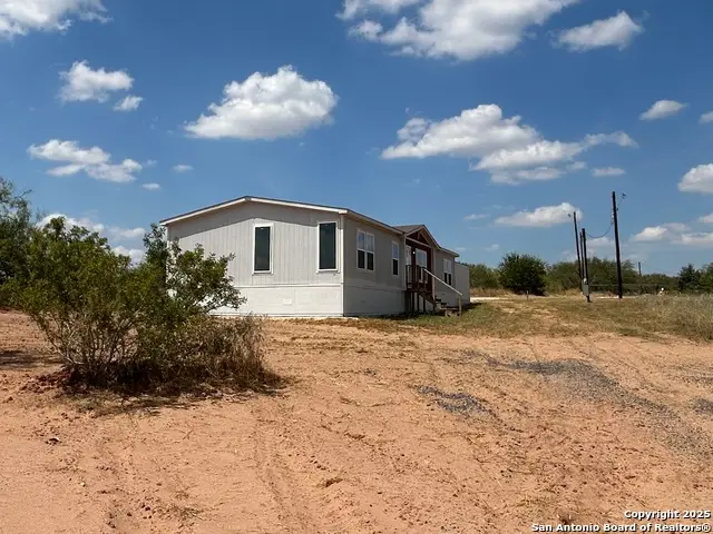 1038 County Road 329, Floresville, TX 78114 - Image #3