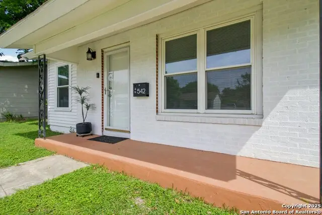 542 Williamsburg Place, San Antonio, TX 78201 - Image #1