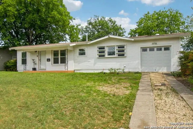 542 Williamsburg Place, San Antonio, TX 78201 - Image #2