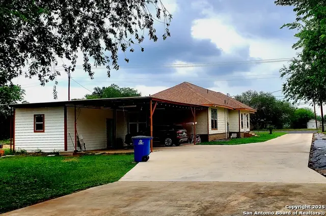 1121 N Oak, Pearsall, TX 78061 - #3