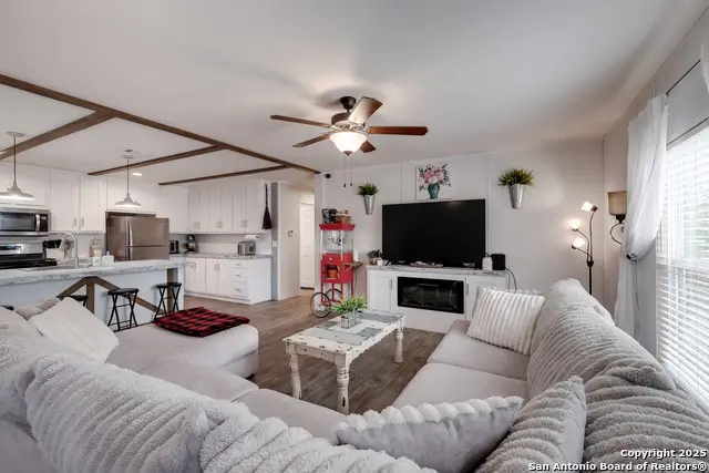 753 Pr Riley Ln, Charlotte, TX 78011 - Image #2