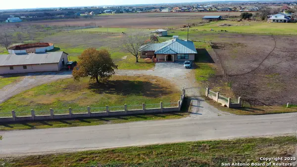 166 Lower Seguin, Marion, TX 78124