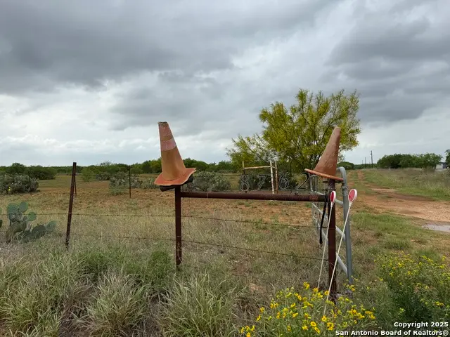 8762 Fm 140, Charlotte, TX 78011 - Image #3