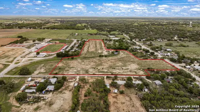 000 County Road 7610, Devine, TX 78016 - Image #2