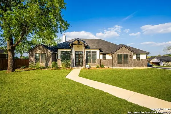 132 Ash Parkway, La Vernia, TX 78121