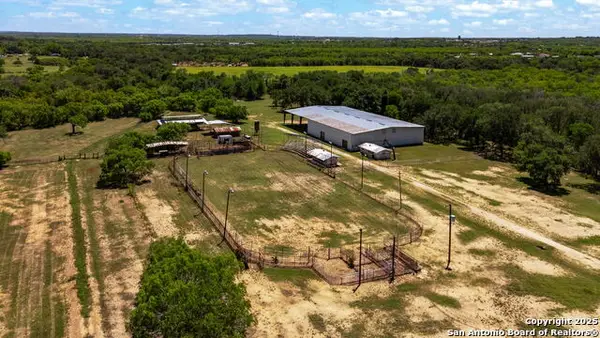 11224 Atkins Road, Atascosa, TX 78002