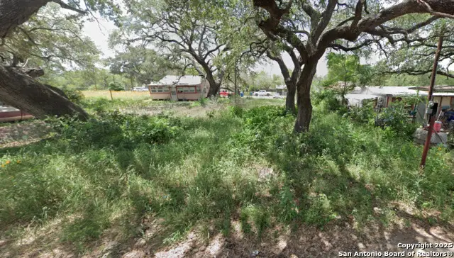 808 Chapa, Devine, TX 78016 - Image #1