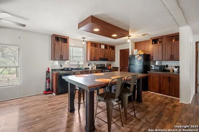 157 County Road 6816, Natalia, TX 78059 - Image #1