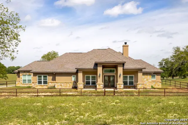 494 Flash Circle, Luling, TX 78648 - Image #3