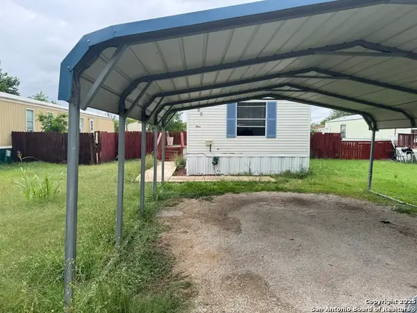 509 Maple, Jourdanton, TX 78026